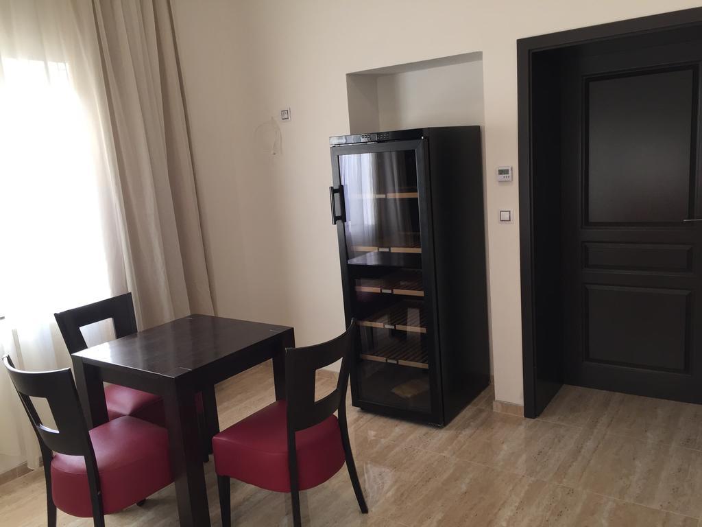 Apartman Za Radnici Valtice Buitenkant foto