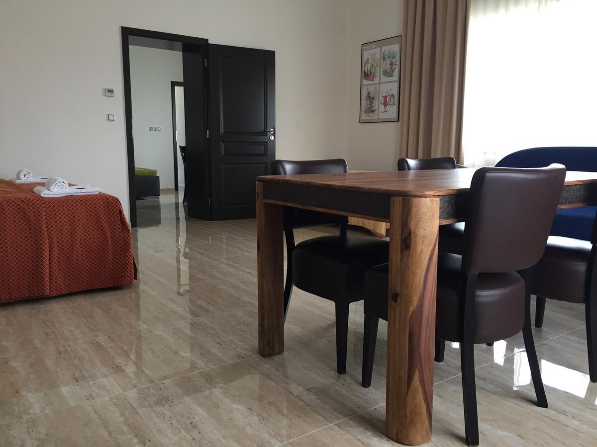 Apartman Za Radnici Valtice Buitenkant foto