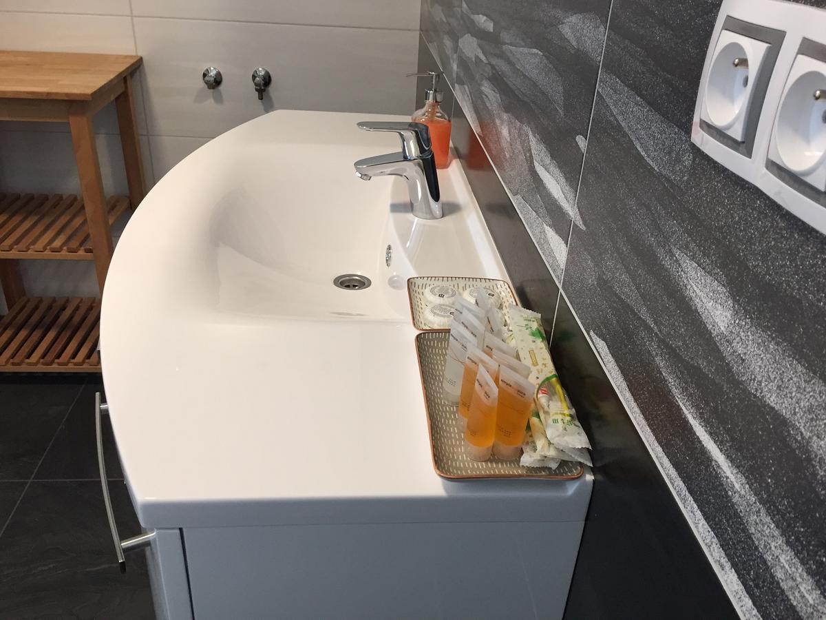 Apartman Za Radnici Valtice Buitenkant foto