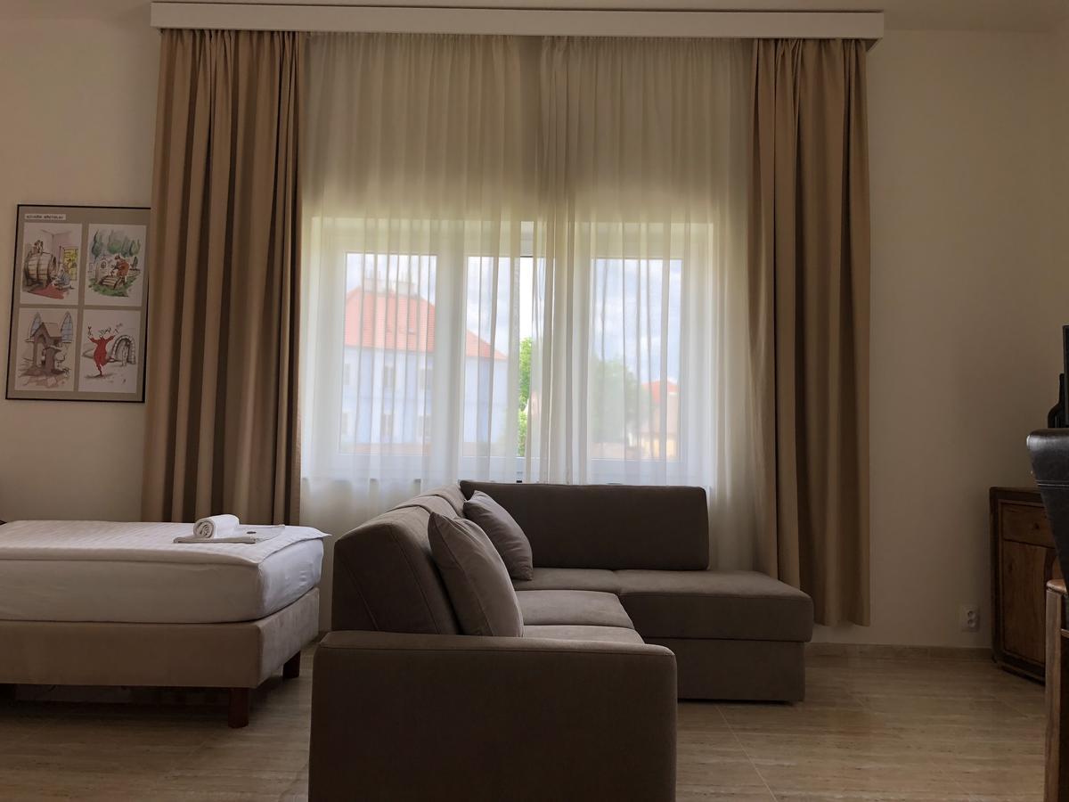 Apartman Za Radnici Valtice Buitenkant foto