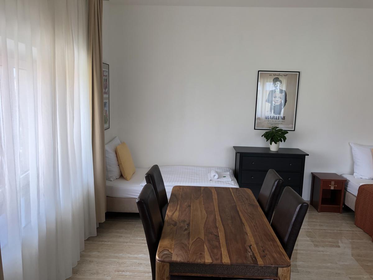Apartman Za Radnici Valtice Buitenkant foto