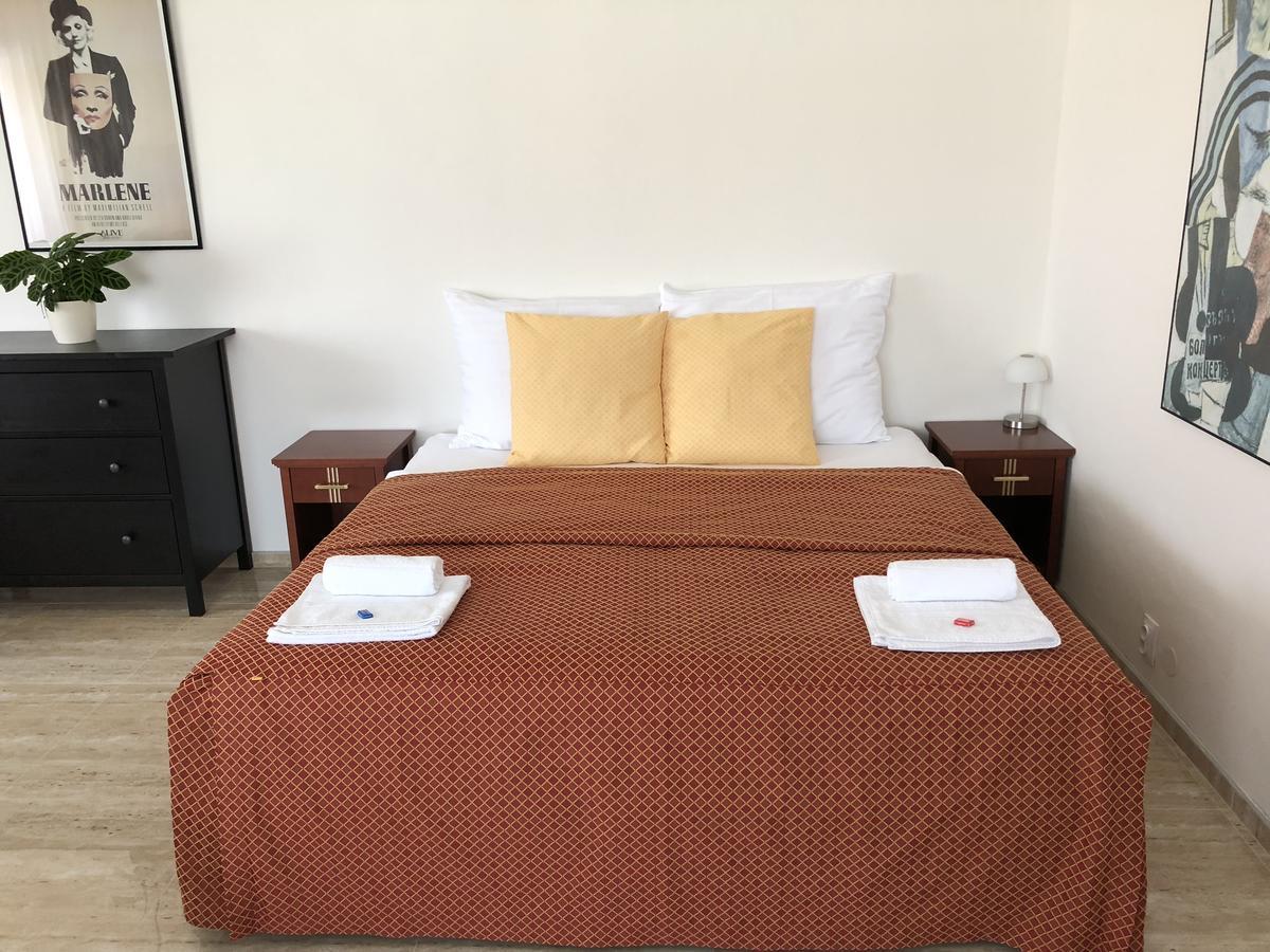 Apartman Za Radnici Valtice Buitenkant foto
